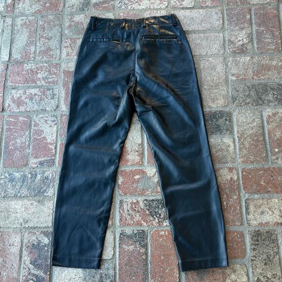 Gap Faux Leather Black Pants Size 6 Straight Leg Classic Fit - Picture 3 of 3